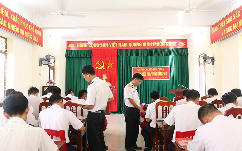 Đưa văn hóa pháp luật vào đời sống bộ đội -0