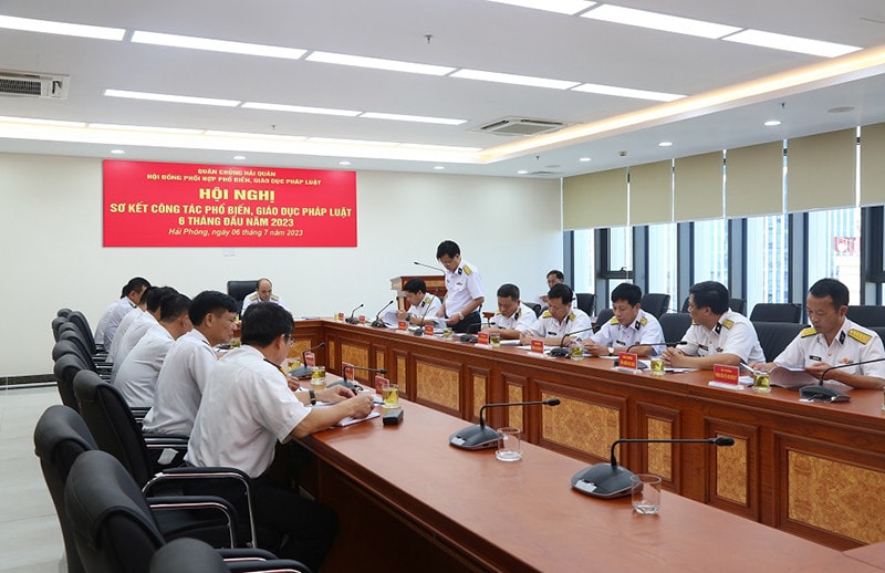 Đưa văn hóa pháp luật vào đời sống bộ đội -0