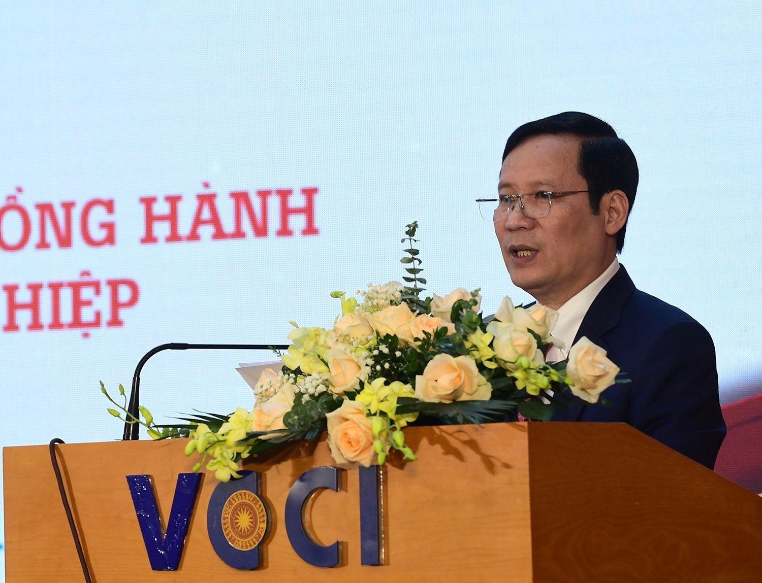 Tạp chí Diễn đàn Doanh nghiệp kỷ niệm 30 năm thành lập -0
