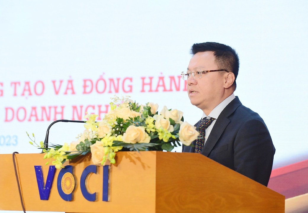 Tạp chí Diễn đàn Doanh nghiệp kỷ niệm 30 năm thành lập -0