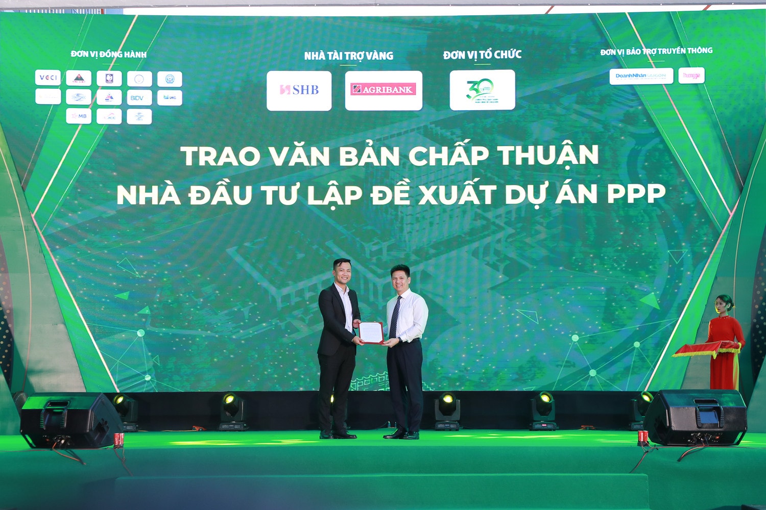 Đại học Quốc gia Hà Nội: Xúc tiến đầu tư theo hướng da dạng nguồn lực hợp tác công tư trong lĩnh vực giáo dục -0
