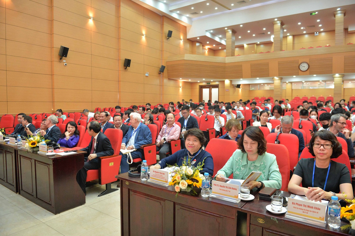 Các đại biểu dự Hội nghị