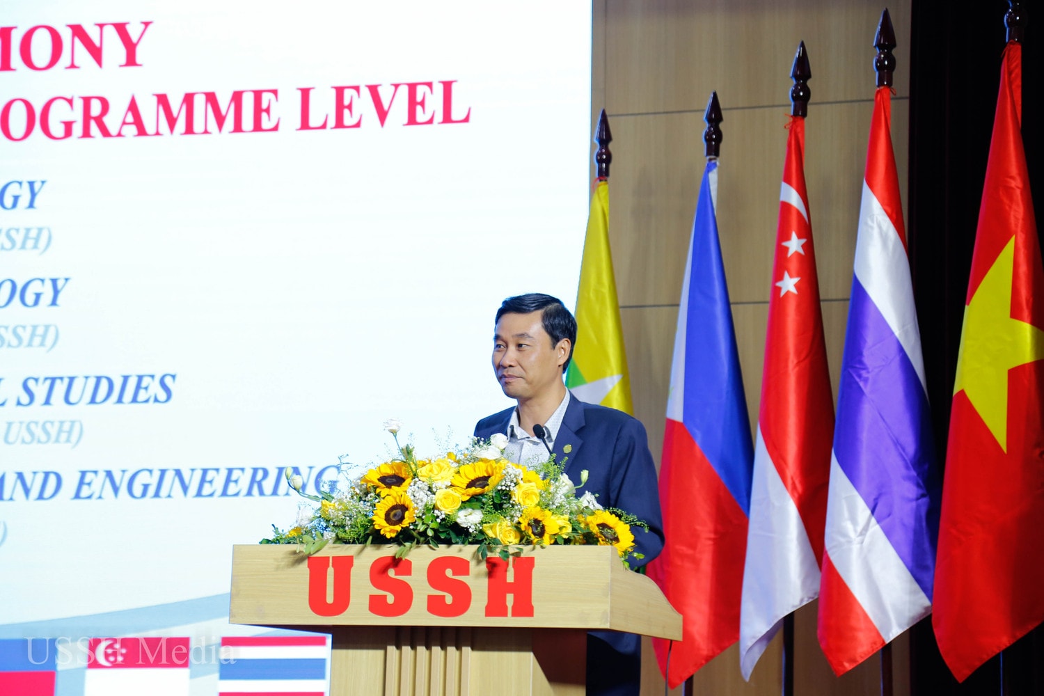 Thêm 4 chương trình đào tạo của ĐHQGHN được đánh giá theo tiêu chuẩn chất lượng AUN-QA -0