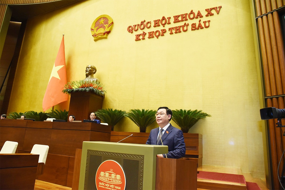 Nêu cao tinh thần trách nhiệm, làm rõ thực trạng, chỉ rõ nguyên nhân, phương hướng, giải pháp, tạo chuyển biến căn bản, thực chất trong từng lĩnh vực chất vấn -0