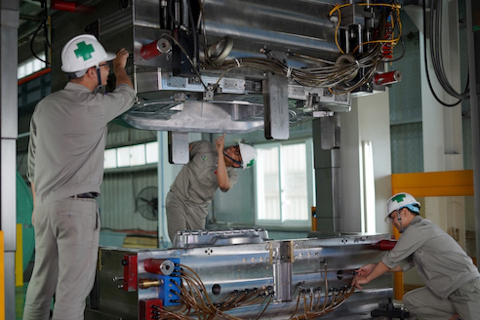 Nhựa Hà Nội nâng cao năng lực cạnh tranh trong lĩnh vực khuôn nhựa kỹ thuật -0