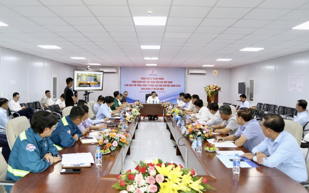Tổng Giám đốc Petrovietnam Lê Mạnh Hùng làm việc tại Dự án Nhà máy điện Nhơn Trạch 3 và 4 -0