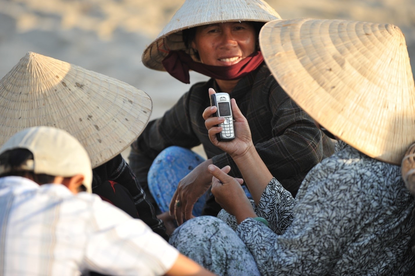 Những hiểu lầm về mạng 2G khiến người dân vẫn dùng điện thoại ‘cục gạch’ -0
