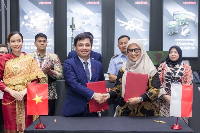 Viettel ký kết Thỏa thuận phân phối Hệ thống mô phỏng lái máy bay tại Indonesia. -0