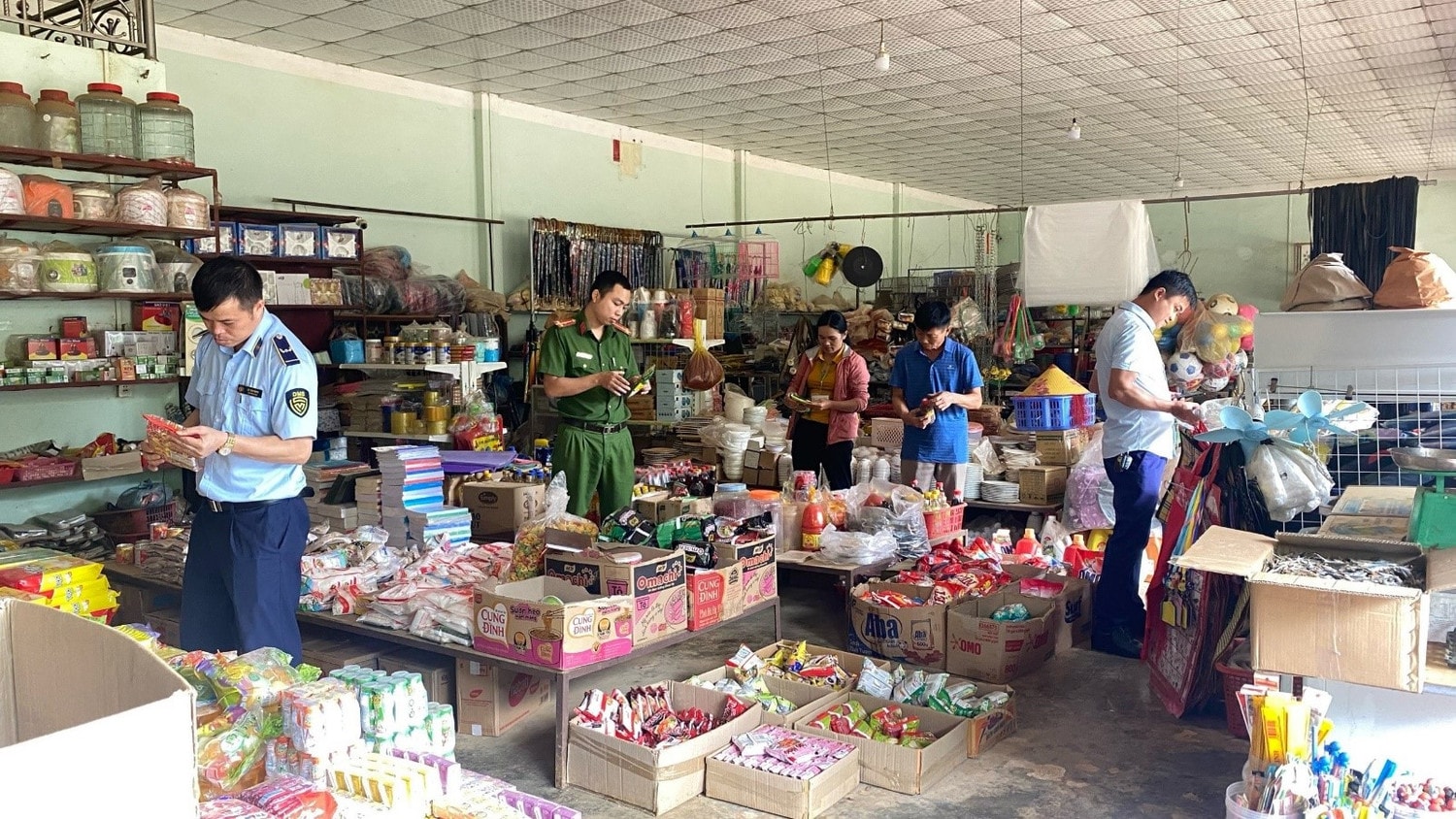 Quản lý thị trường tỉnh Sơn La: Thu nộp ngân sách trên 3,8 tỷ đồng trong 10 tháng năm 2023 -0