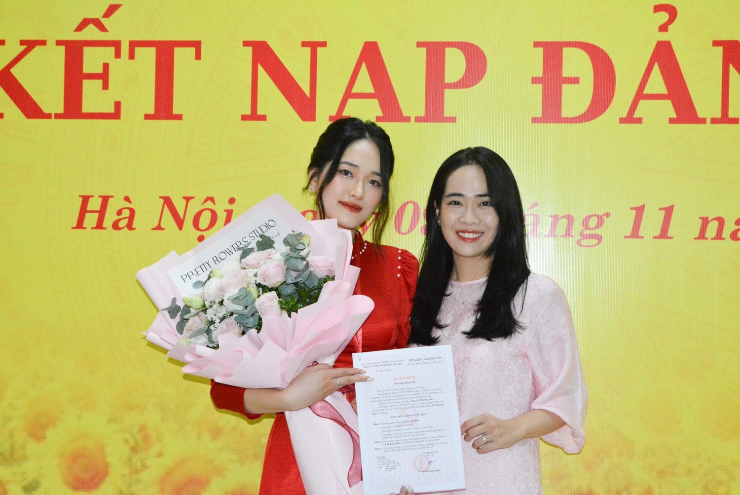 Trường Đại học Luật Hà Nội kết nạp Đảng cho 77 sinh viên ưu tú