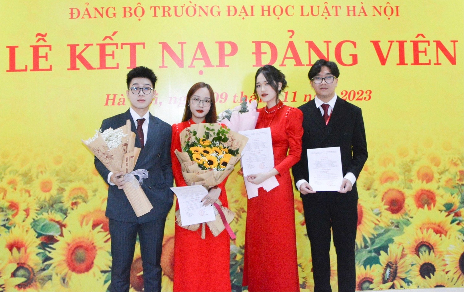 Trường Đại học Luật Hà Nội kết nạp Đảng cho 77 sinh viên ưu tú -3