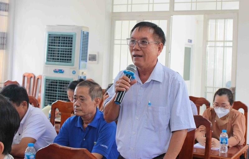 Cử tri TP. Biên Hòa phát biểu tại một hội nghị tiếp xúc cử tri với đại biểu HĐND tỉnh - ẢNH TRANG THƯ