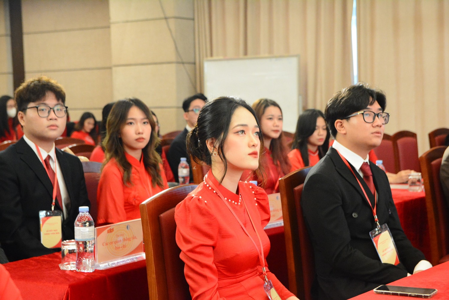 Trường Đại học Luật Hà Nội kết nạp Đảng cho 77 sinh viên ưu tú -1