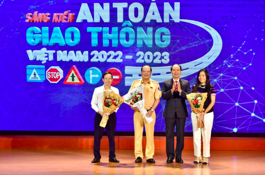 Nhiều sáng kiến an toàn giao thông được áp dụng vào thực tế -0