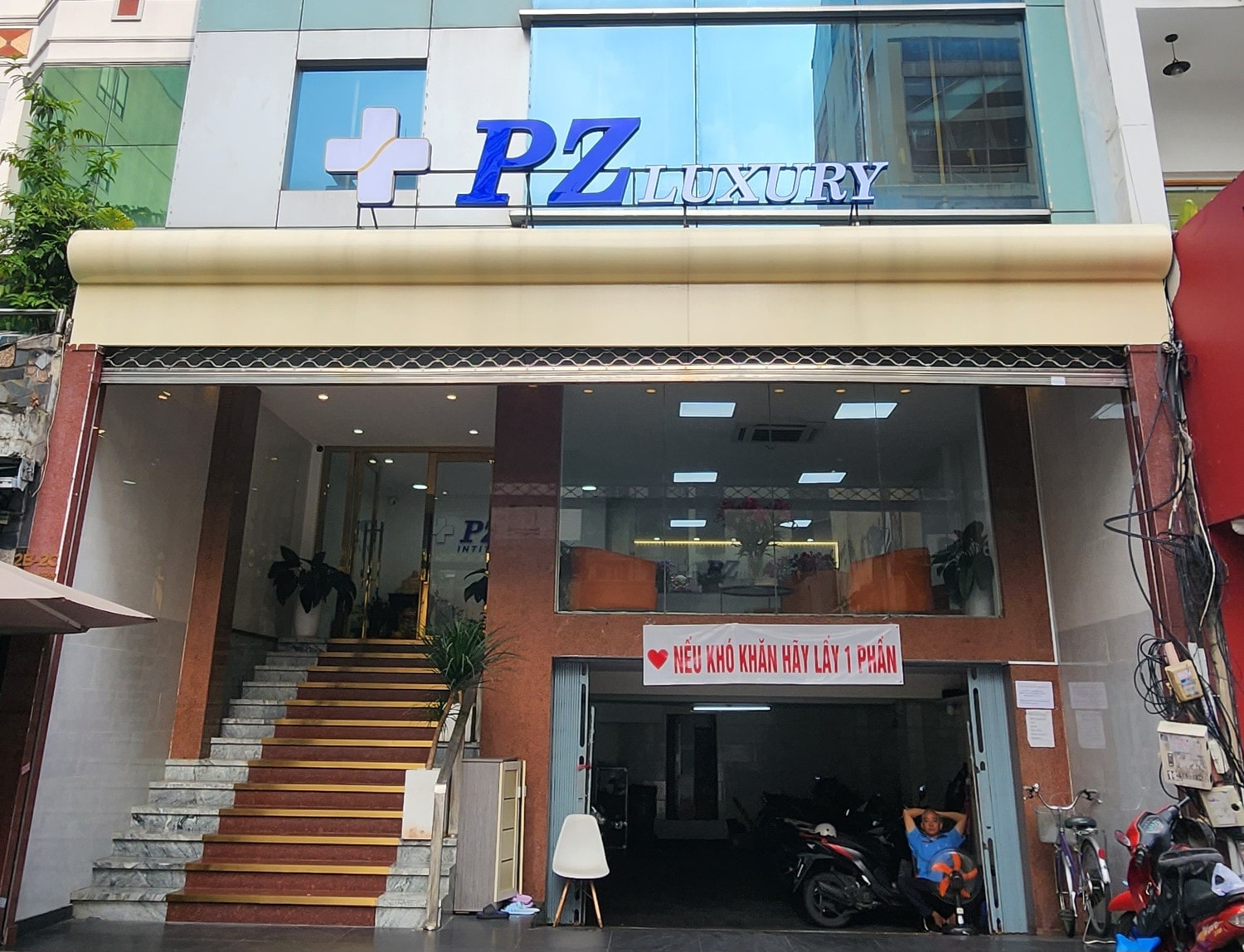 Hiện đã được "biến hình" thành PZ Luxury