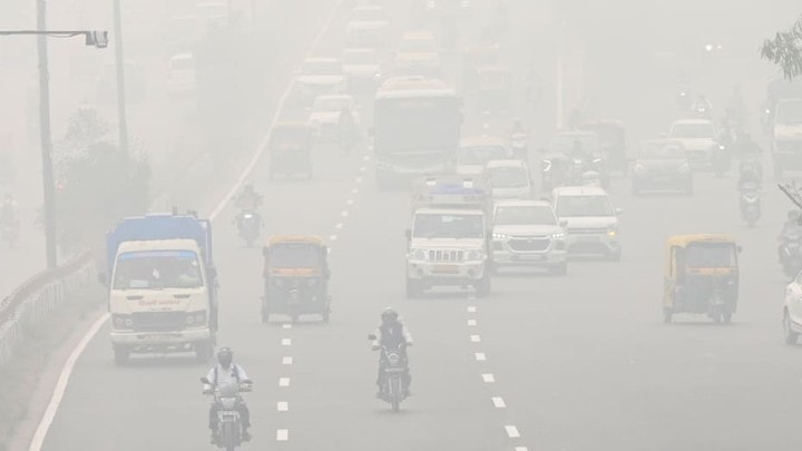 Khói bụi mịt mù khiến tầm nhìn giảm mạnh ở New Delhi. Ánh: The Times of India 
