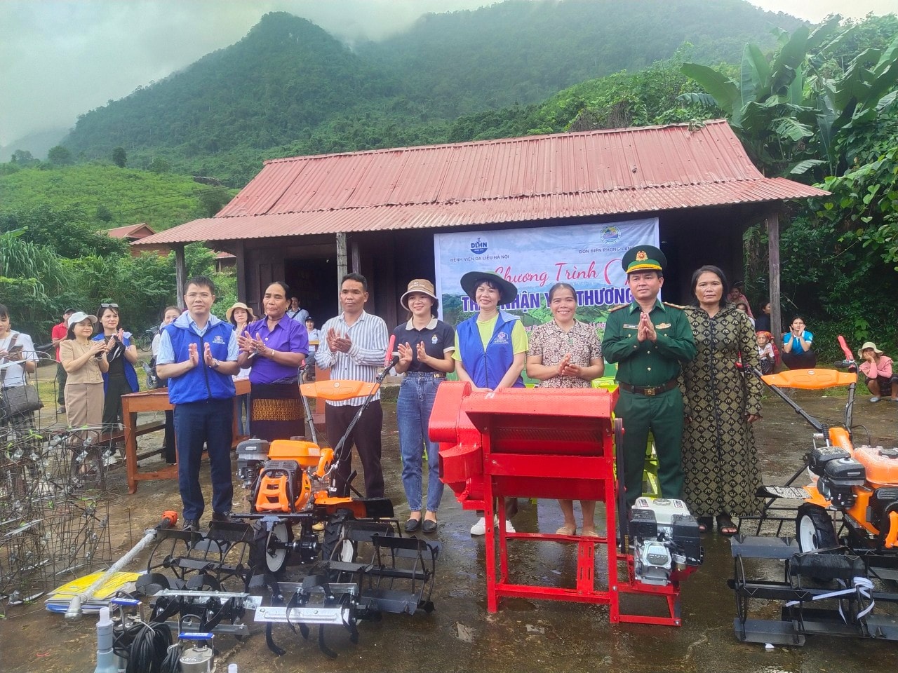 Quảng Bình: Chương trình “Trao nhận yêu thương” tiếp sức người dân biên giới -0