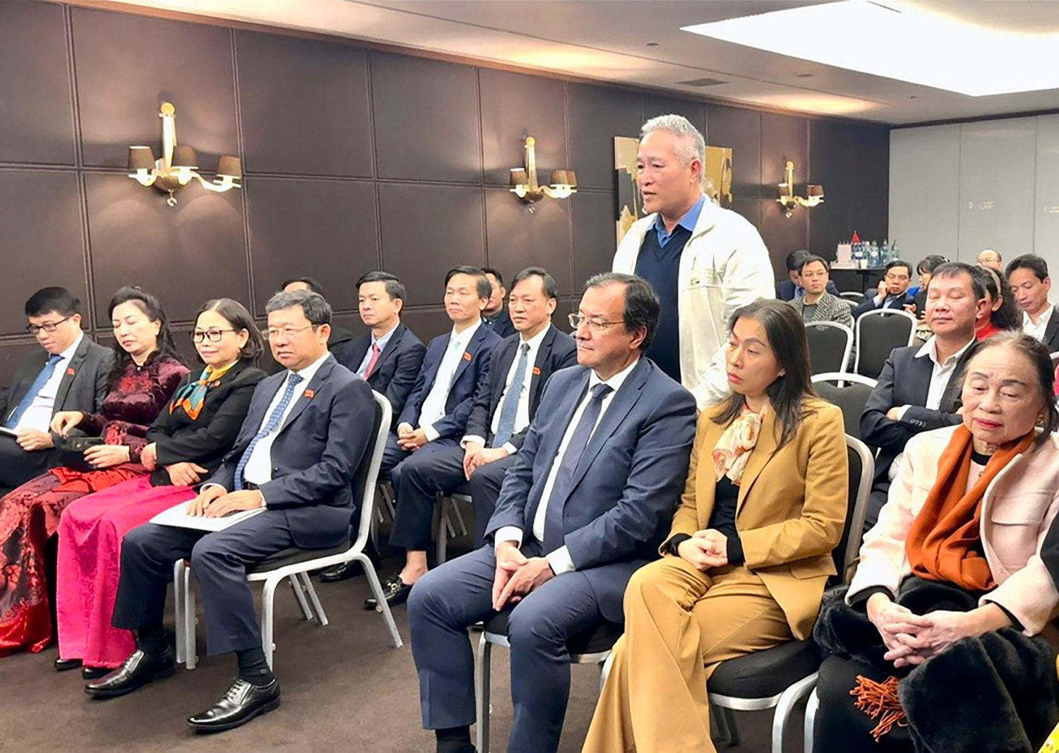 Phó Chủ tịch Thường trực Quốc hội Trần Thanh Mẫn gặp gỡ cộng đồng người Việt Nam tại Bồ Đào Nha