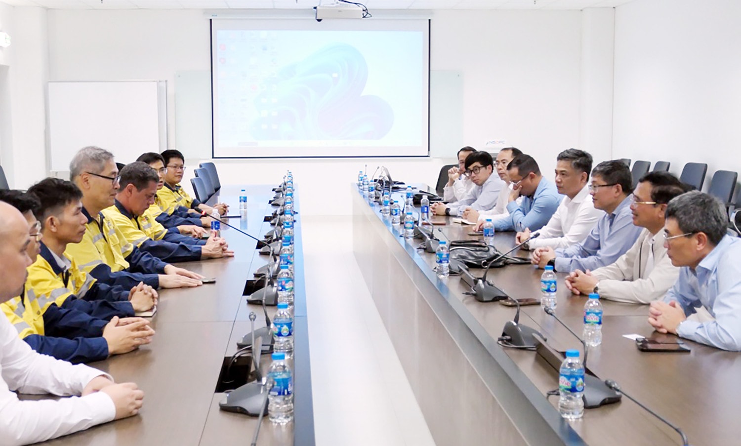 Chủ tịch Petrovietnam Hoàng Quốc Vượng thăm và làm việc tại PTSC Thanh Hóa và Nhiệt điện BOT Nghi Sơn 2
