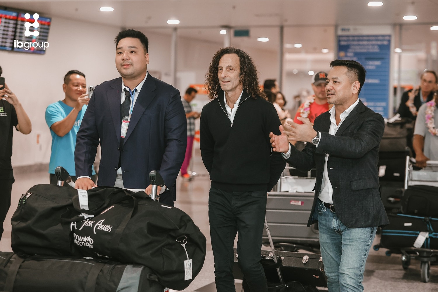 Nghệ sĩ Kenny G đến Hà Nội, sẵn sàng cho đêm diễn tối 14.11 -0