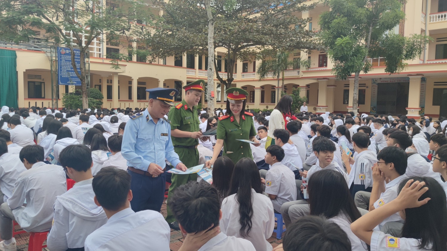 Tuyên truyền, phổ biến tác hại về sử dụng thuốc lá điện tử, thuốc lá nung nóng trong trường học tại tỉnh Lào Cai -0