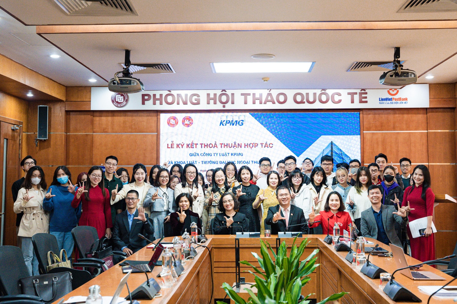 Tư duy đổi mới trong đào tạo ngành Luật -1