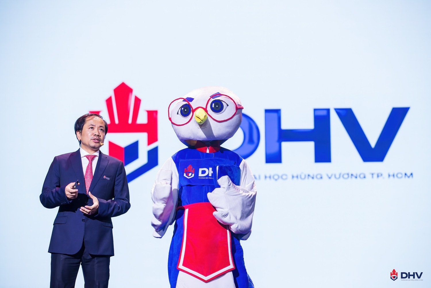 Phát triển Trường Đại học Hùng Vương TP. Hồ Chí Minh theo mô hình đại học khởi nghiệp