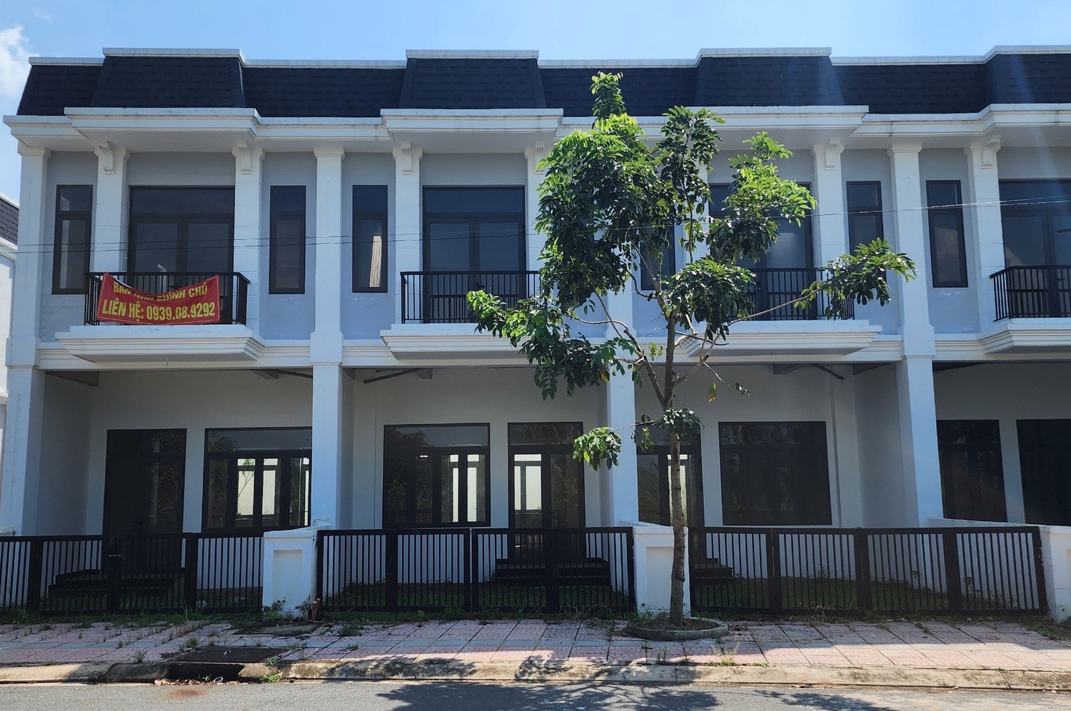 Cảnh hoang tàn tại 