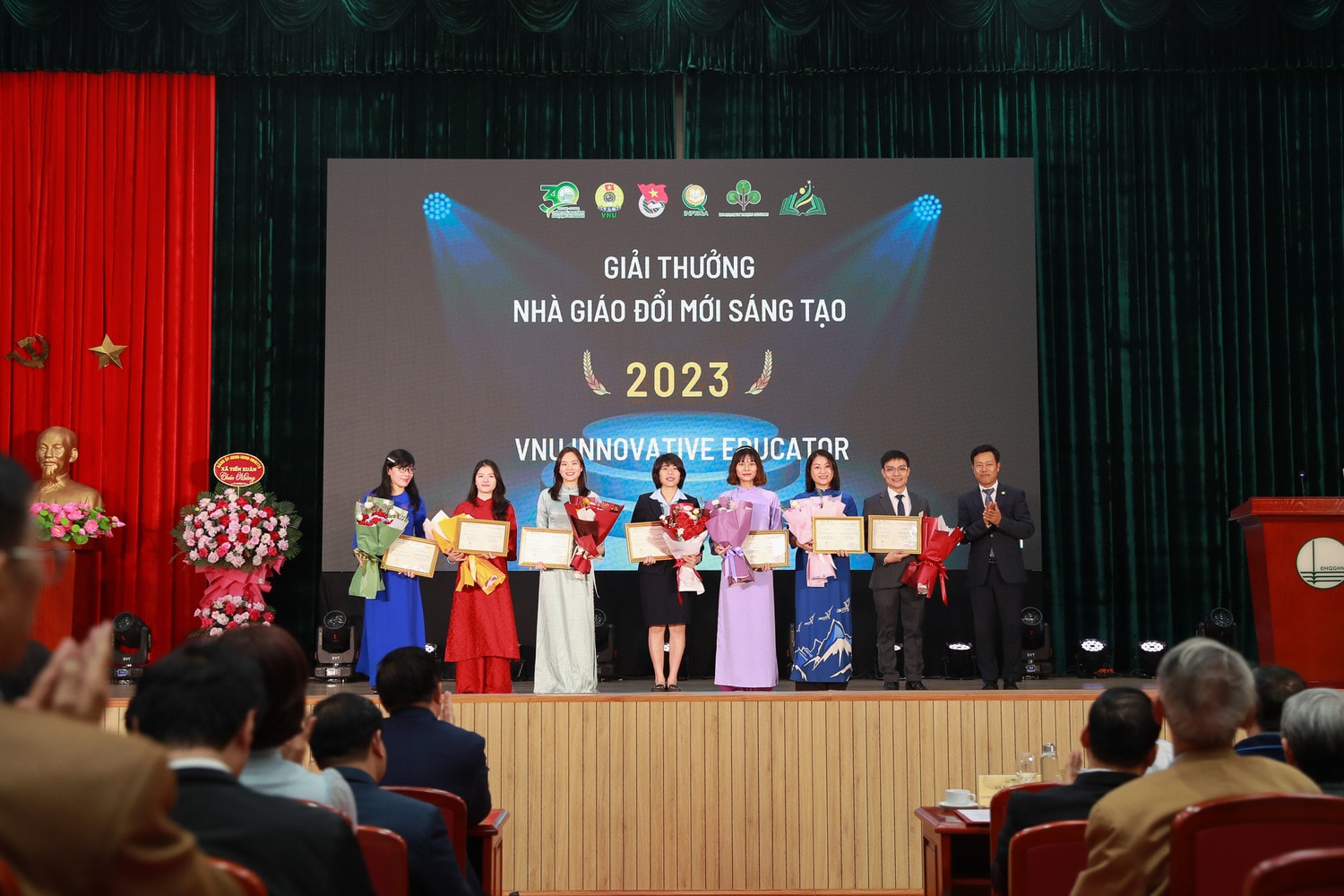 Tạo đột phá trong giáo dục, đào tạo nguồn nhân lực chất lượng cao tại ĐHQGHN\ -0