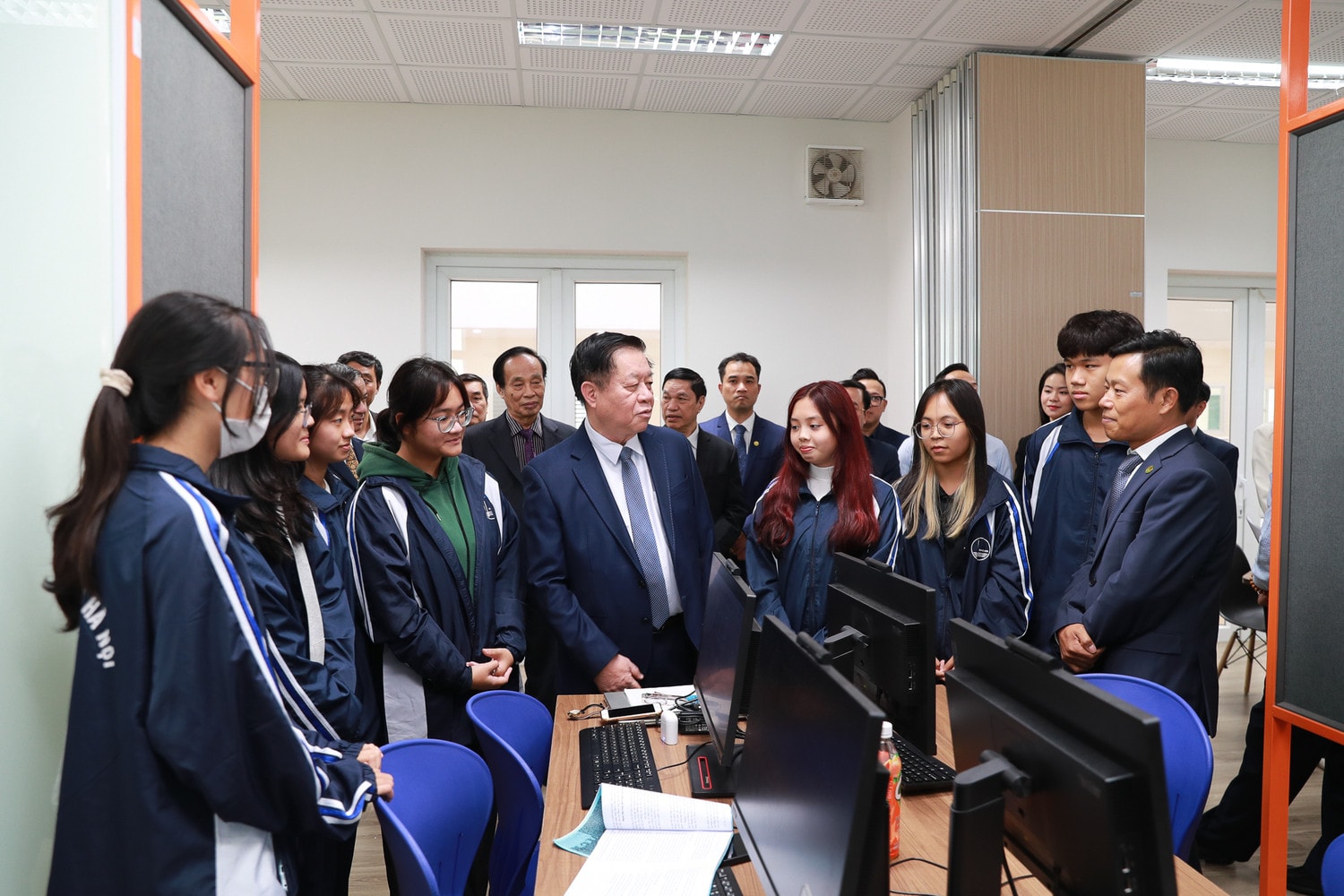 Tạo đột phá trong giáo dục, đào tạo nguồn nhân lực chất lượng cao tại ĐHQGHN\ -0