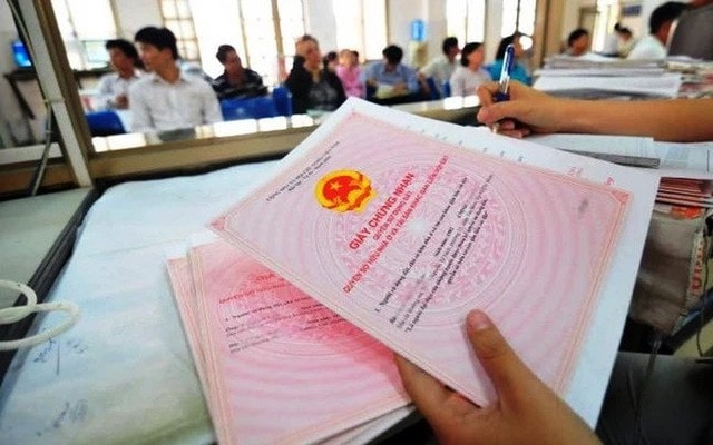 Nhà nước thu hồi Giấy chứng nhận quyền sử dụng đất trong các trường hợp nào? -0