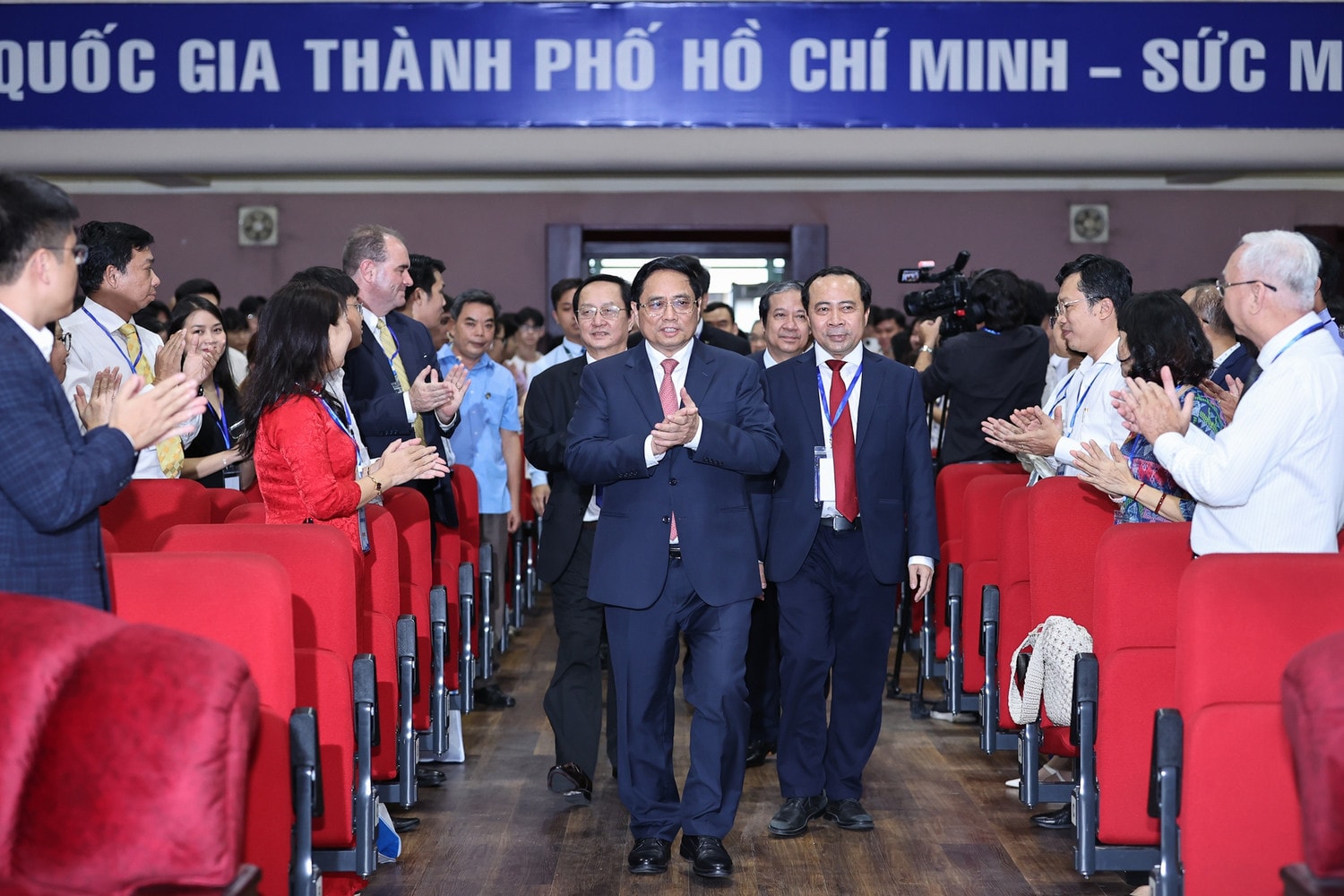 Thủ tướng Phạm Minh Chính: Kiến tạo động lực tăng trưởng mới để phát triển nhanh và bền vững giáo dục đại học -0