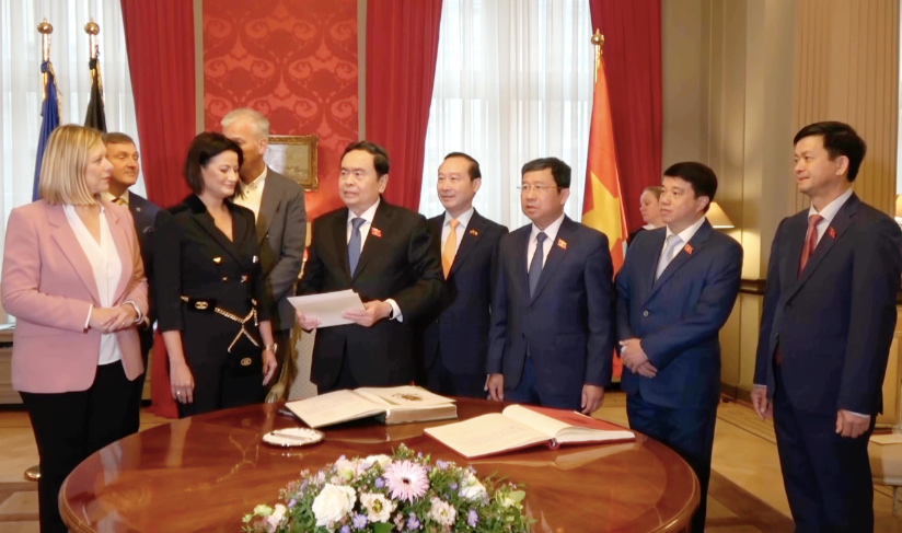 Phó Chủ tịch Thường trực Quốc hội Trần Thanh Mẫn hội kiến Chủ tịch Thượng viện và Chủ tịch Hạ viện Vương quốc Bỉ -0