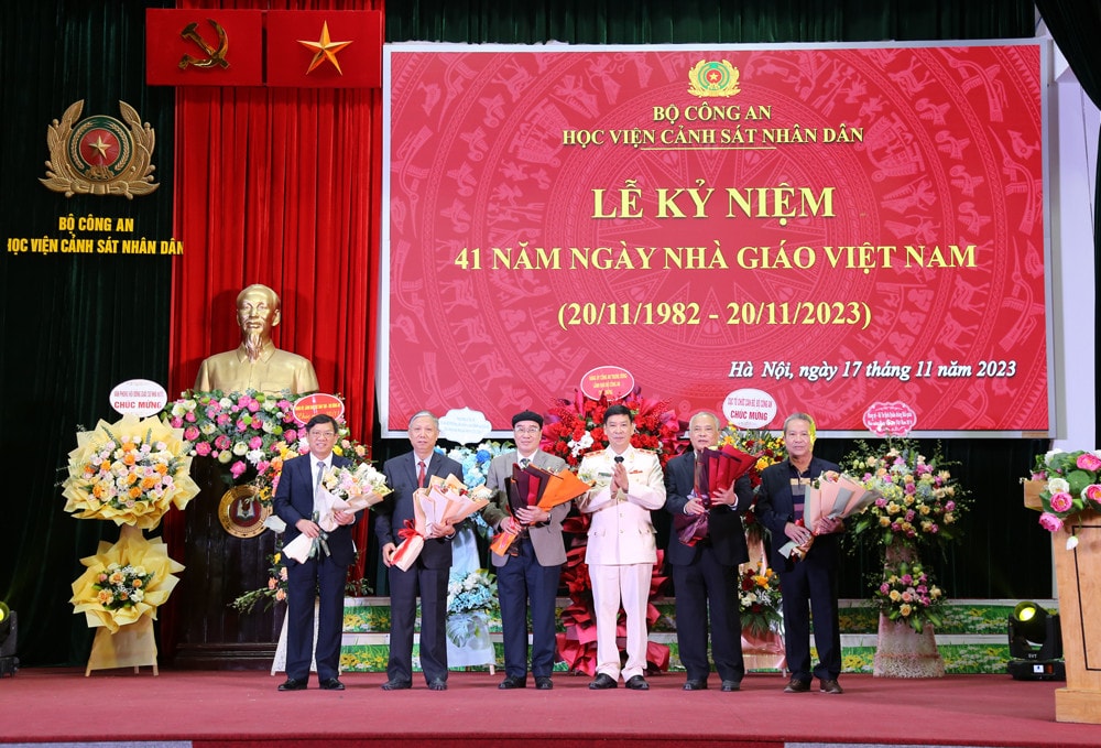 Học viện Cảnh sát nhân dân tổ chức Lễ kỷ niệm 41 năm Ngày Nhà giáo Việt Nam -0