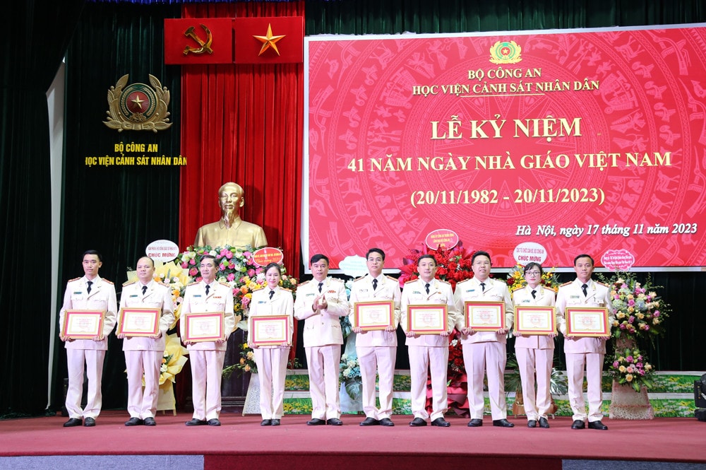 Học viện Cảnh sát nhân dân tổ chức Lễ kỷ niệm 41 năm Ngày Nhà giáo Việt Nam -0