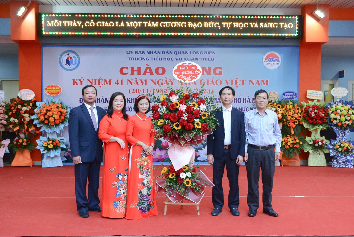 Trường Tiểu học Vũ Xuân Thiều đón nhận bằng khen của UBND TP. Hà Nội -0