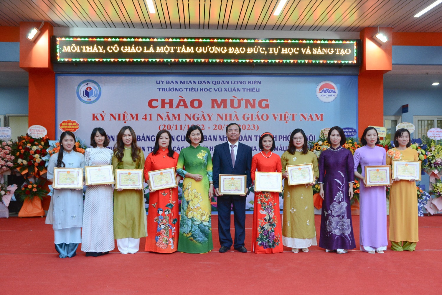 Trường Tiểu học Vũ Xuân Thiều đón nhận bằng khen của UBND TP. Hà Nội -0