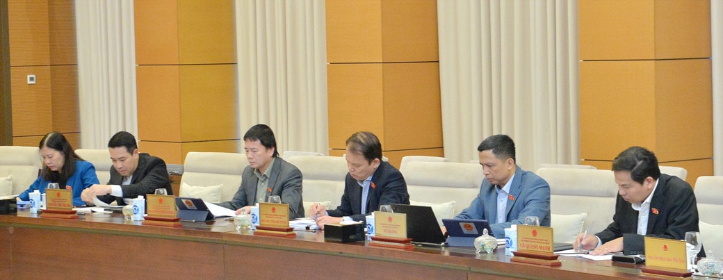 Ủy ban Thường vụ Quốc hội cho ý kiến về việc giải trình, tiếp thu, chỉnh lý dự thảo Luật Các tổ chức tín dụng (sửa đổi) -0