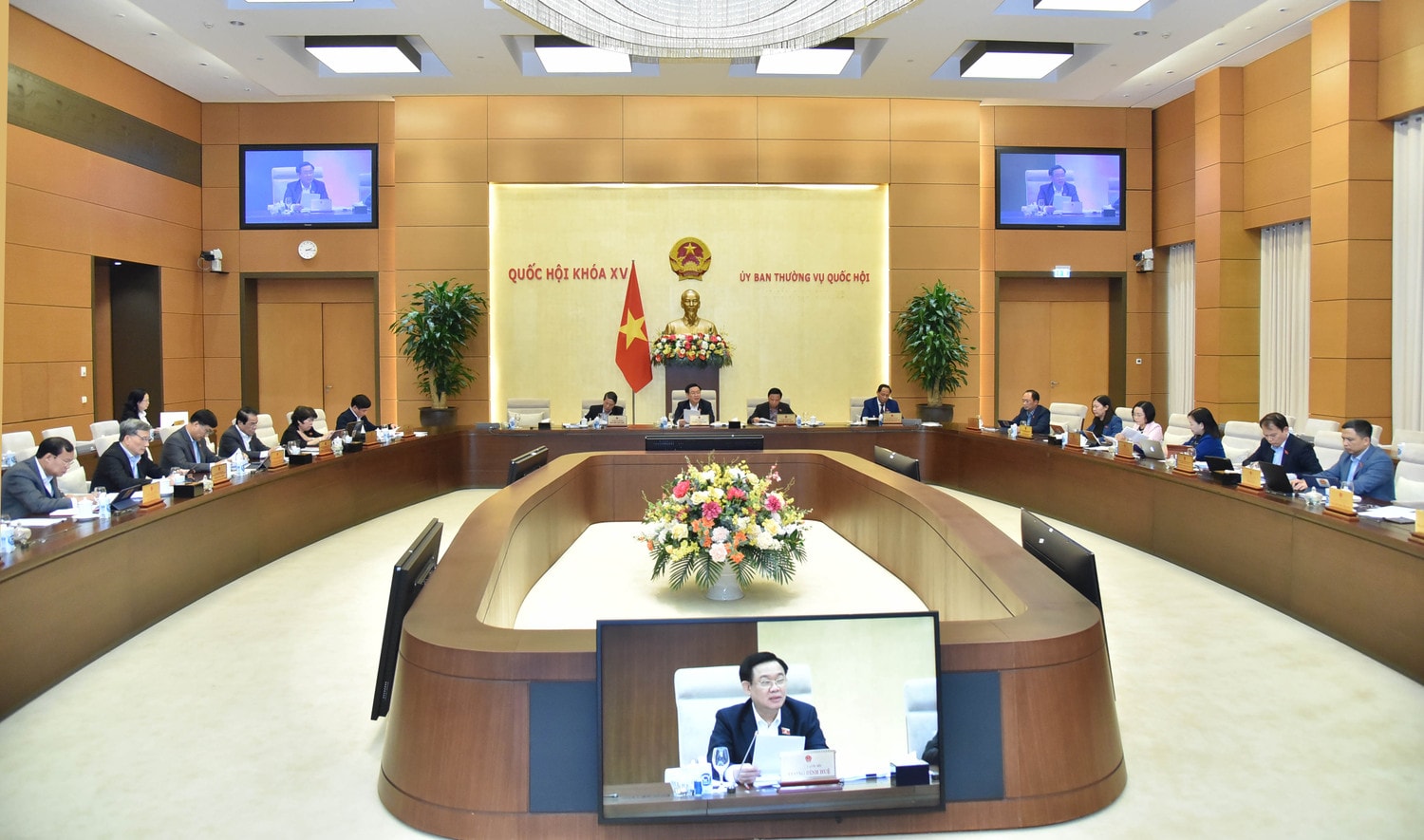 Tránh tình trạng “không làm được, không quản được thì cấm” ảnh 2 Tránh tình trạng “không làm được, không quản được thì cấm”