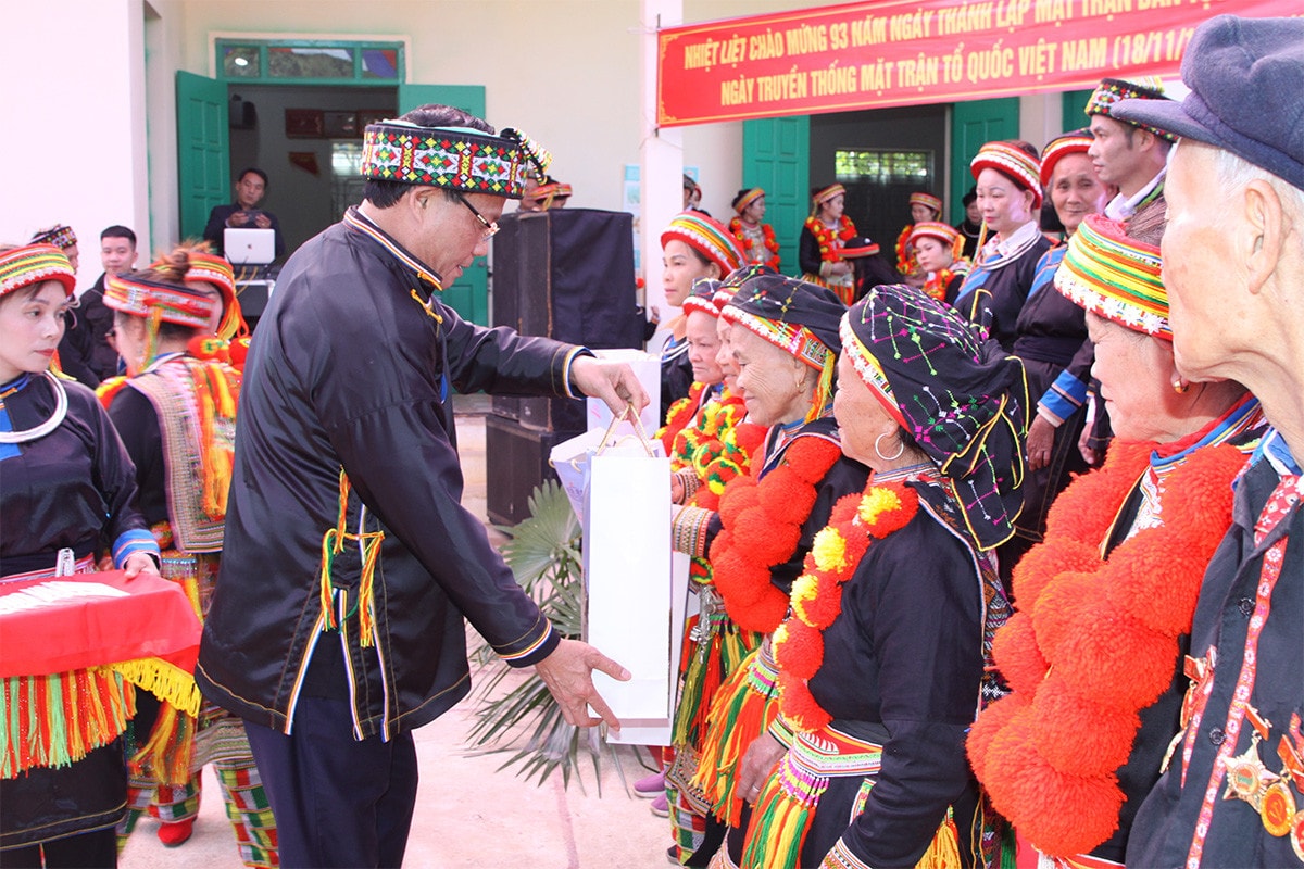 Phó Chủ tịch Quốc hội, Thượng tướng Trần Quang Phương dự Ngày hội Đại đoàn kết toàn dân tộc tại Bắc Kạn -4