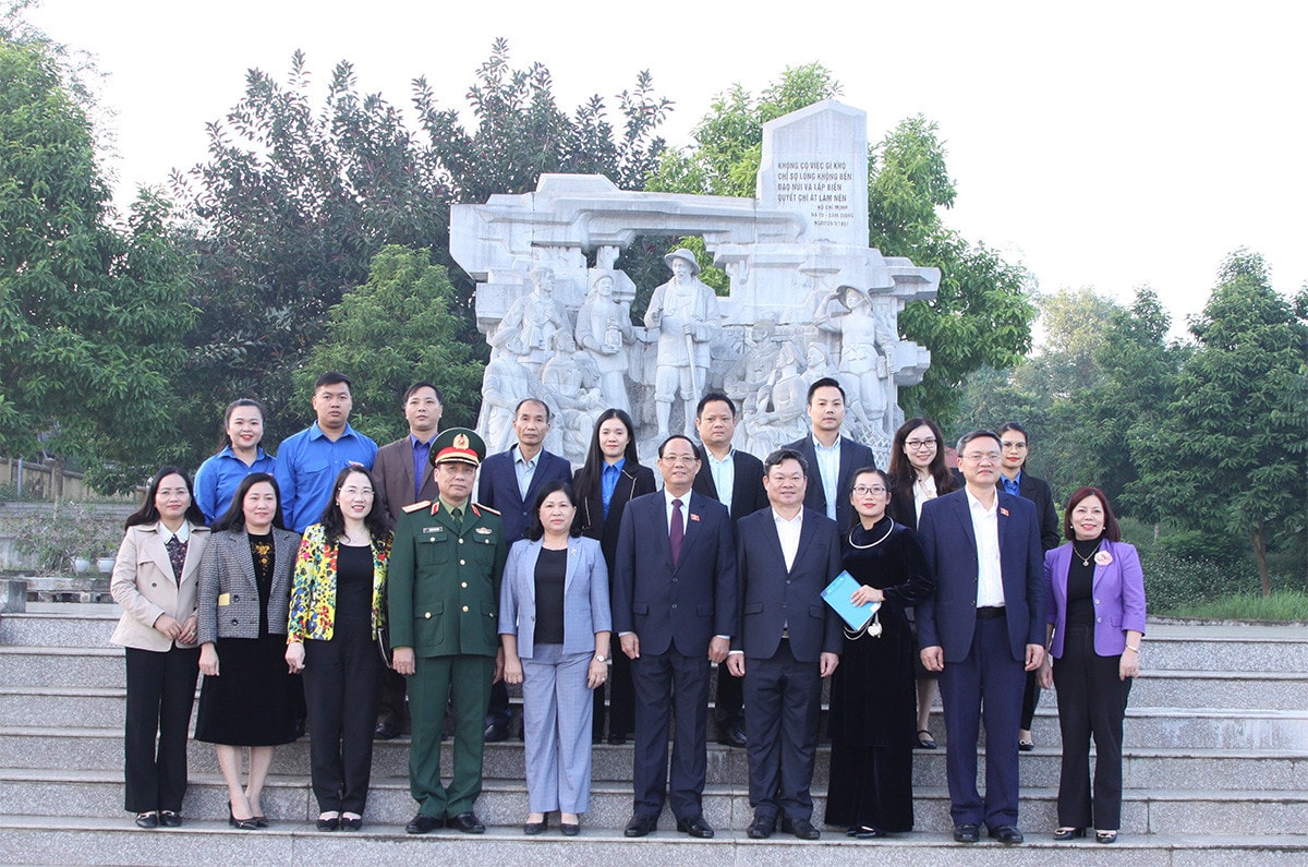 Phó Chủ tịch Quốc hội, Thượng tướng Trần Quang Phương dự Ngày hội Đại đoàn kết toàn dân tộc tại Bắc Kạn -6