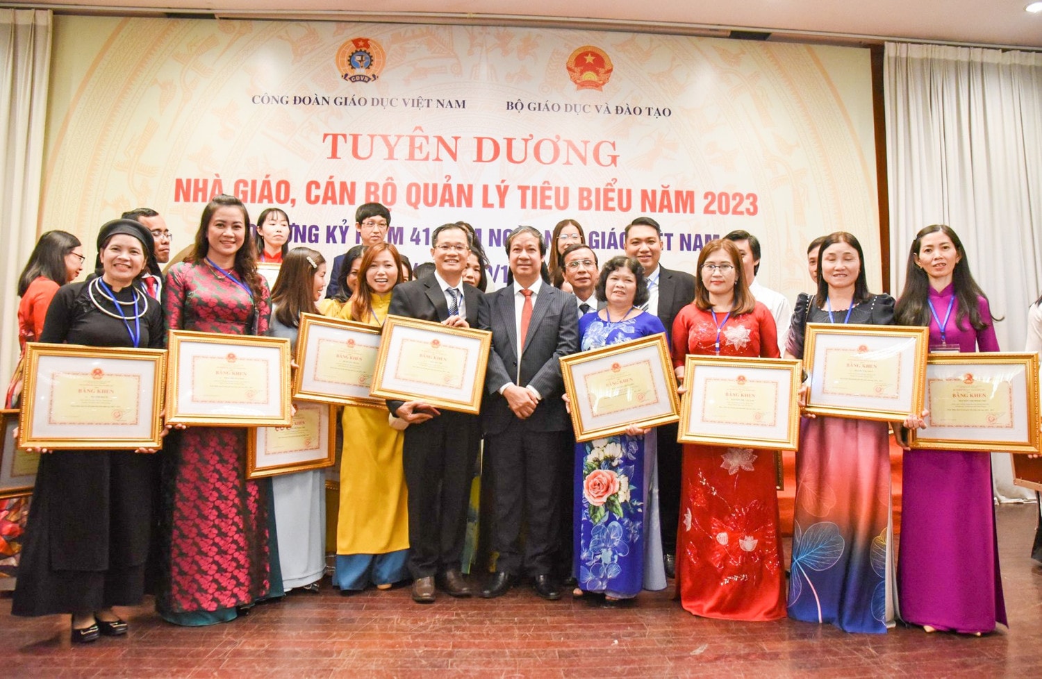 Bộ GD-ĐT tuyên dương nhà giáo, cán bộ quản lý tiêu biểu năm 2023 -0