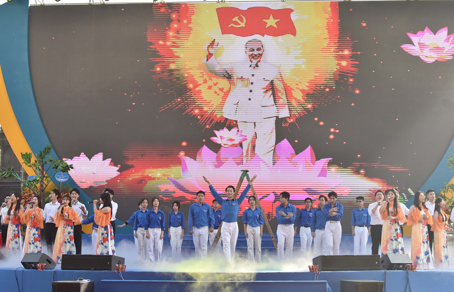 Chủ tịch Quốc hội Vương Đình Huệ dự Lễ kỷ niệm 60 năm thành lập Học viện Tài chính -0
