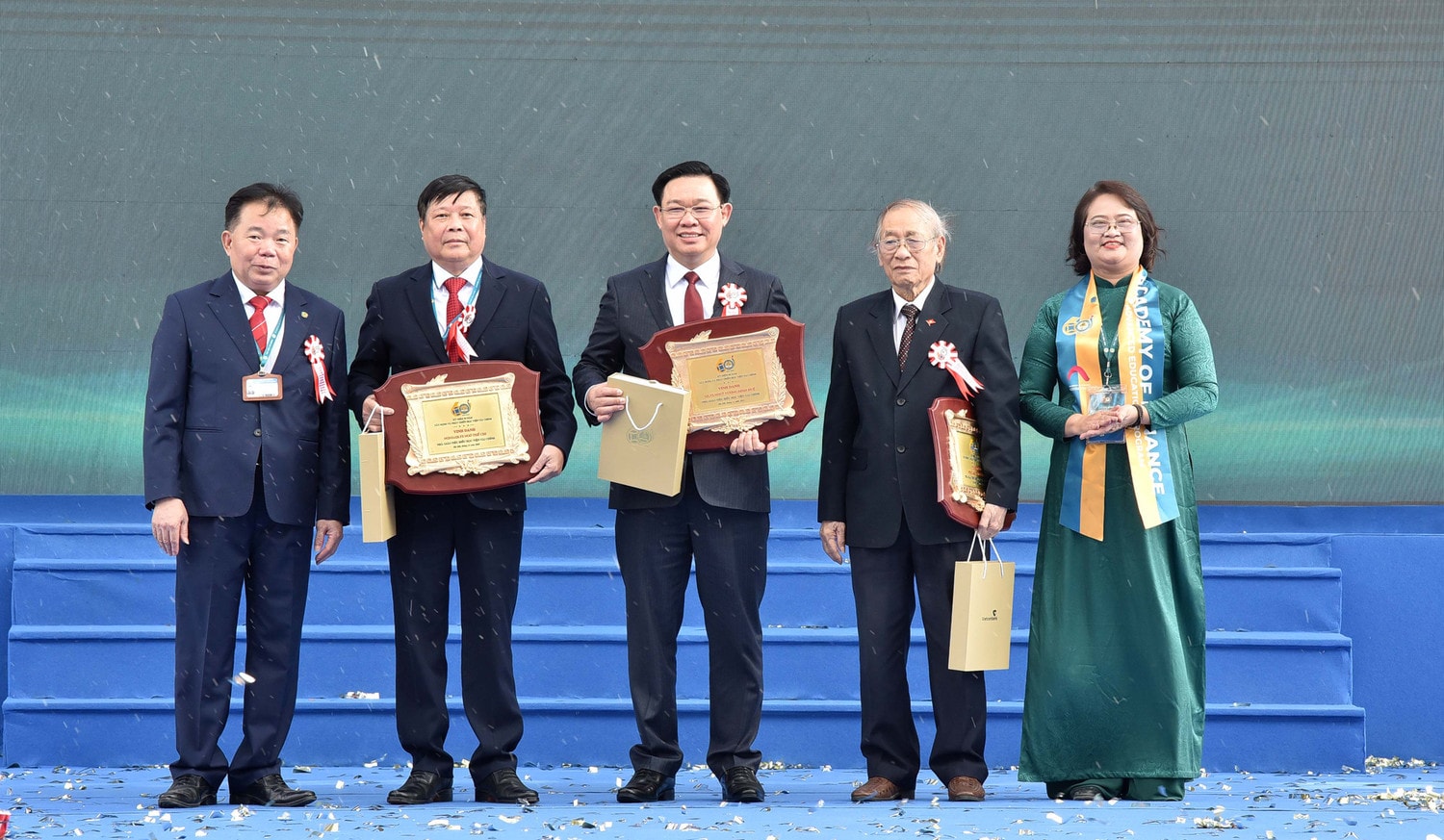 Chủ tịch Quốc hội Vương Đình Huệ dự Lễ kỷ niệm 60 năm thành lập Học viện Tài chính -0