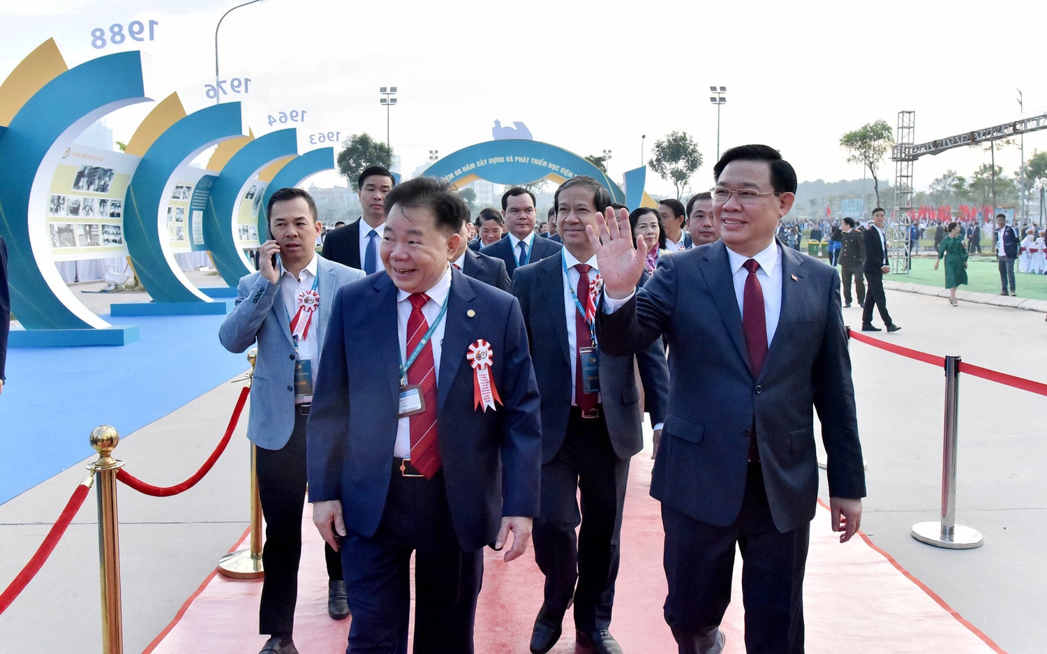 Chủ tịch Quốc hội Vương Đình Huệ dự Lễ kỷ niệm 60 năm thành lập Học viện Tài chính -0