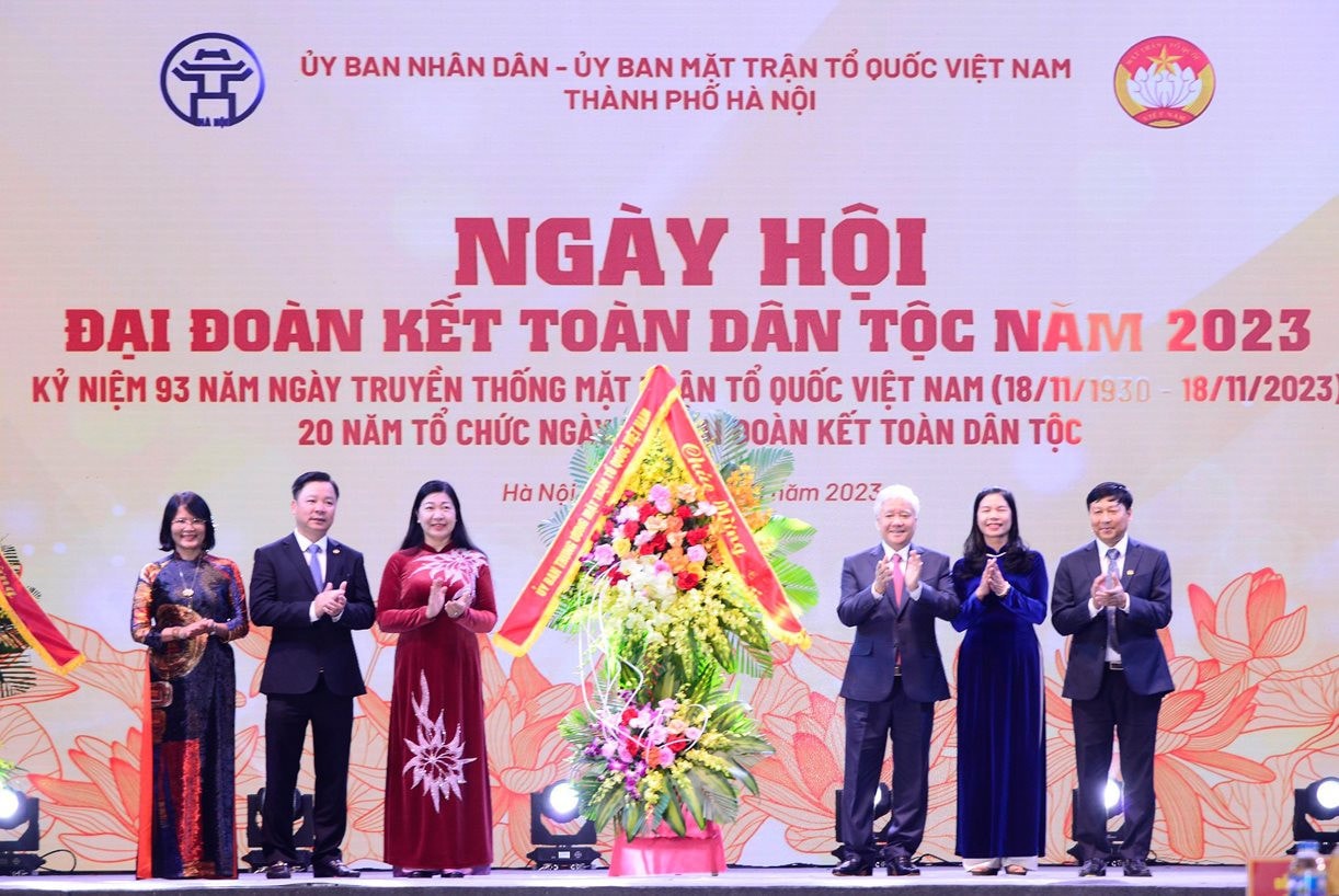 Xây dựng khối đại đoàn kết vững chắc, tham gia tích cực vào công cuộc phát triển Thủ đô -1