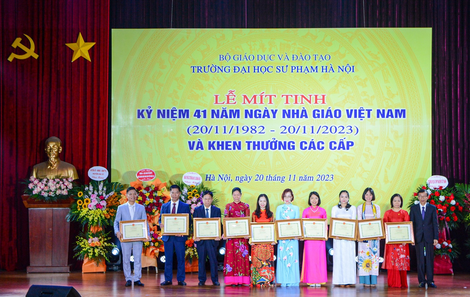 GS.TS Hoàng Văn Minh: Trọng trách tối thượng của nhà giáo là giáo dục cho mỗi trẻ được hình thành giá trị gia đình, chuẩn mực xã hội và ứng xử trong thế giới hội nhập để khát khao làm chủ tri thức và hành động chân chính.