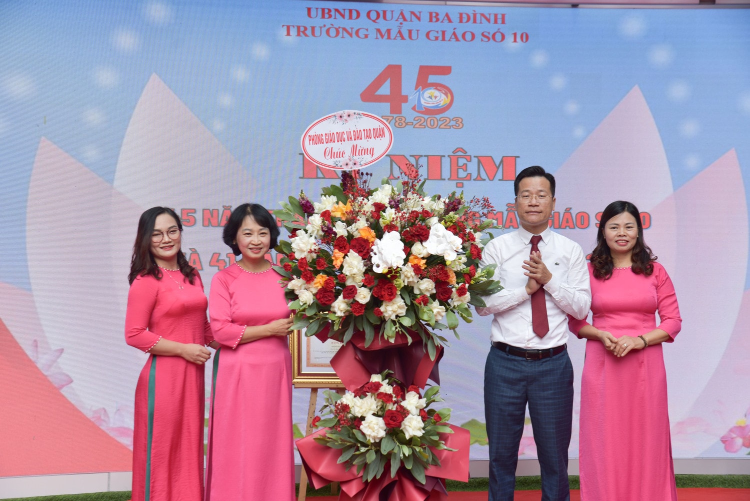 Hà Nội: Trường Mẫu giáo Số 10 đón nhận Bằng khen của Thủ tướng Chính phủ -0