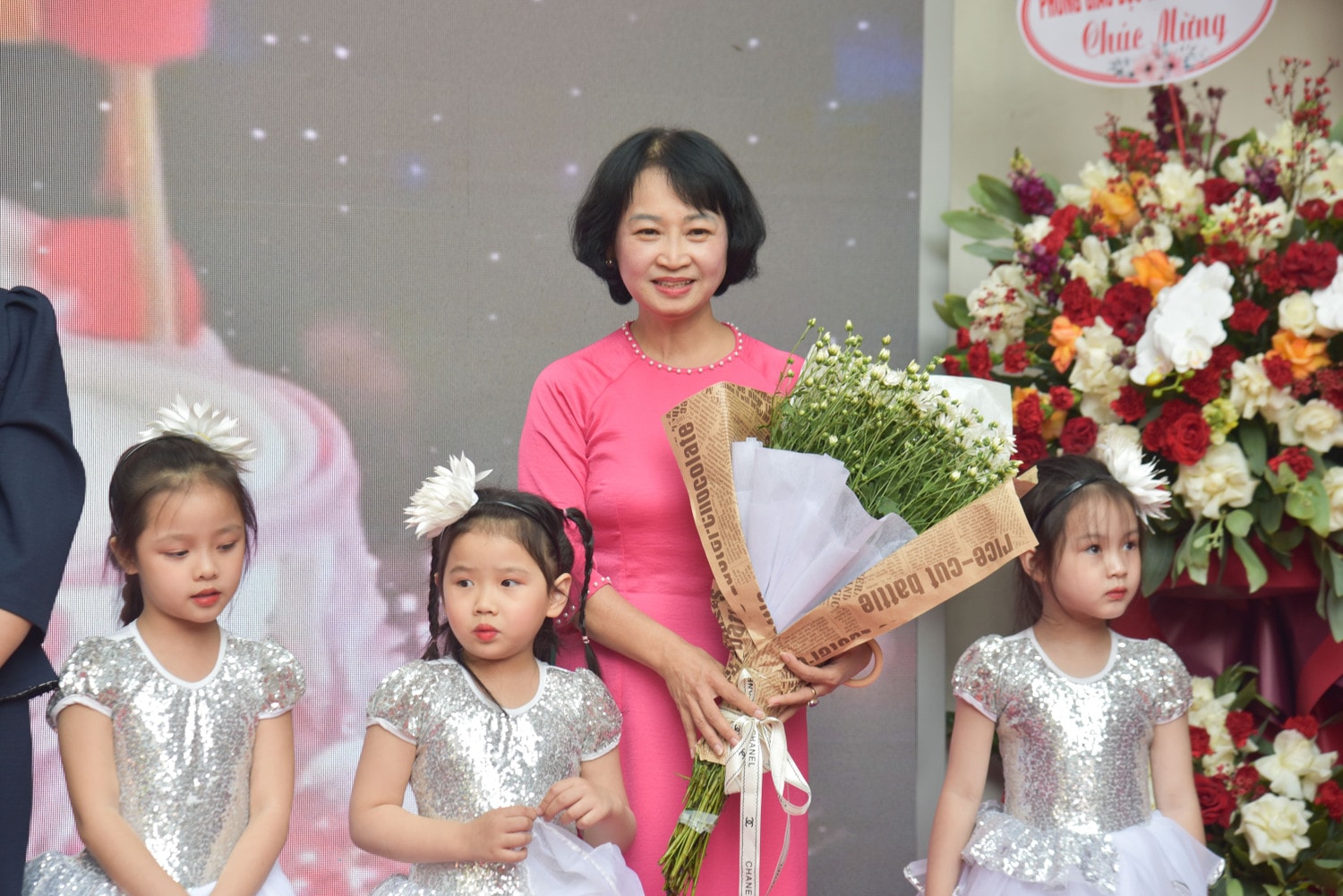 Hà Nội: Trường Mẫu giáo Số 10 đón nhận Bằng khen của Thủ tướng Chính phủ -0