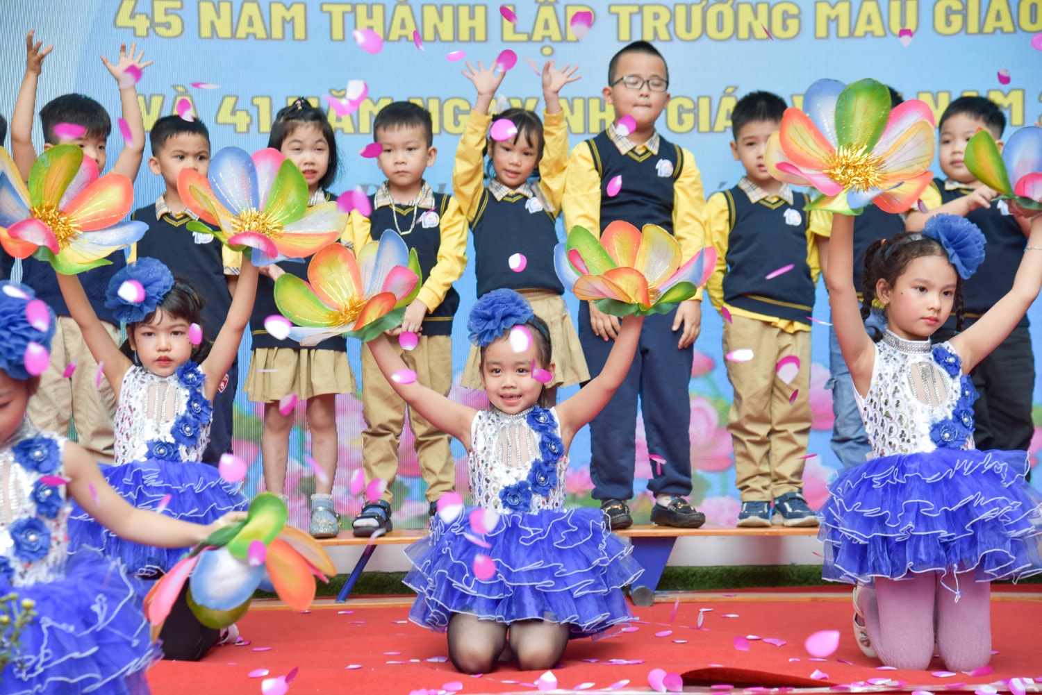 Hà Nội: Trường Mẫu giáo Số 10 đón nhận Bằng khen của Thủ tướng Chính phủ -0